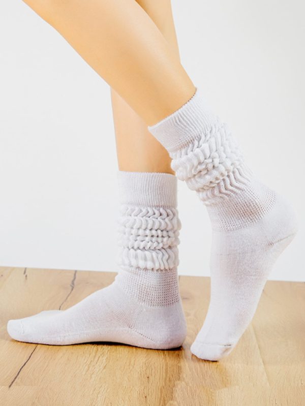 7749ad8d49b8f737bfbd3be78c709a192a8a88b354f041096ed7ed8acc712f51.jpg 1pair Solid Crew Socks