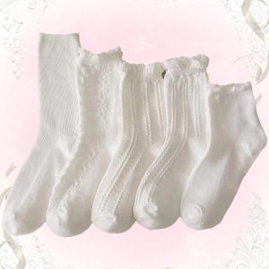 8454e69a69cc8f004ce40dc427165eeea6d0efe6ddc8d5180fdf3300a8c32be8.jpg Kawaii 3pairs Women Random Version Solid Crew Socks