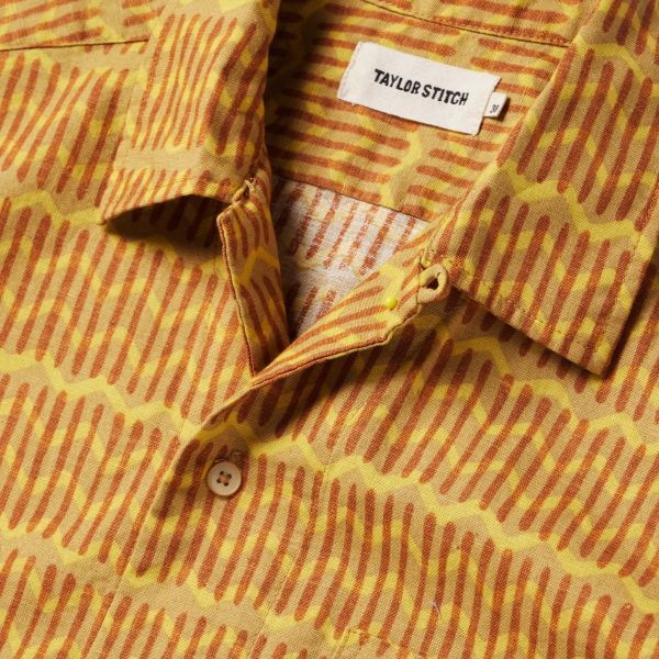 b26be9d2999881c24b6c5a449f2785c763c00d542886358208ee866c026c41b4.jpg The Short Sleeve Hawthorne in Gold Wave