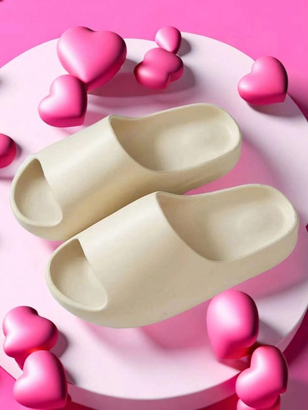 dff7aea2254f8c9df2616fdbfbbed11b212955baea3e83e4d4df842ae51fdfc3.jpg Unisex Chunky Slide Sandals, Couple Soft Indoor Outdoor Slipper Shoes, White