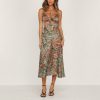 fd6fbe1caa3f323fde7de62bdfb0e3e5b742f3569b27806ffb0c5232e4c4b04b.jpg Elegant Print Suspender Dress